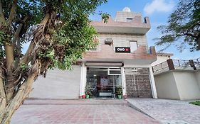 Super Hotel O Govind Nagar Near Krishan Janm Bhoomi
